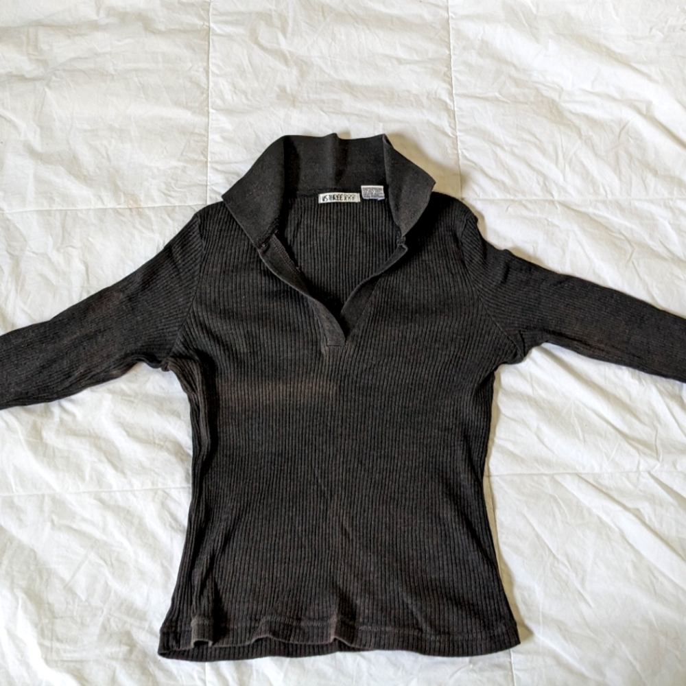 Juniors us three brand grey collared long sleeved shirt